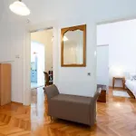 Apartment Regina Old Town 2br Terrace & Parking Porec