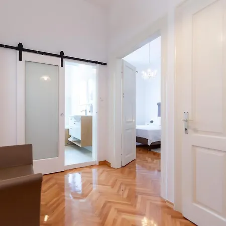 Apartament Old Town With Terrace And Parking *